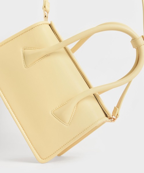 CHARLES & KEITH（チャールズ & キース）の「デイラー ダブルハンドルバッグ / Daylla Double Handle Bag（ハンドバッグ・レディース・ブラック/ネイビー/イエロー系その他2・M）」の20枚目の写真