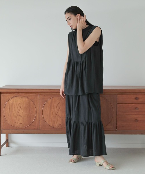 LAKOLE（ラコレ）の「コットンスラブペプラムブラウス / 295148（シャツ/ブラウス・レディース・ブラック/オフホワイト/桜・SMALL/MEDIUM）」の4枚目の写真