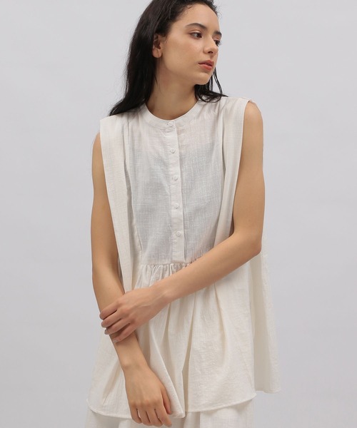 LAKOLE（ラコレ）の「コットンスラブペプラムブラウス / 295148（シャツ/ブラウス・レディース・ブラック/オフホワイト/桜・SMALL/MEDIUM）」の6枚目の写真