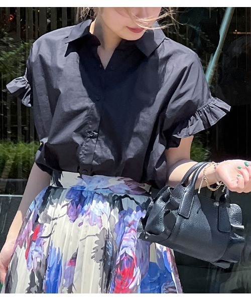 Pauline Bleu(ポリーヌブロー)の「【PaulineBleu/ポリーヌブロー】フリルフレンチスリーブブラウス(シャツ/ブラウス・レディース・ホワイト/ブラック・FREE)」の2枚目の写真