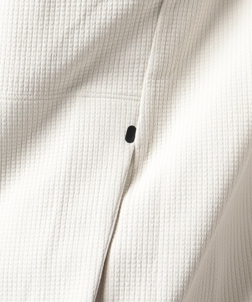 DESCENTE（デサント）の「【デサントアスレチック】ZERO STYLE ウィンドプルーフワッフルプルオーバー / WINDPROOF WAFFLE PULLOVER　防風　ストレッチ（カバーオール・メンズ・ブラック/グレー/オフホワイト・LARGE/MEDIUM/X-LARGE/SMALL）」の12枚目の写真