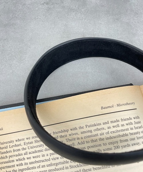 CIAOPANIC(チャオパニック)の「フェイクレザーワイドカチューシャ(カチューシャ・レディース・ブラック/アイボリー・FREE)」の9枚目の写真