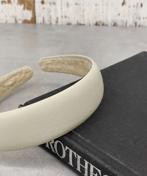 CIAOPANIC(チャオパニック)の「フェイクレザーワイドカチューシャ(カチューシャ・レディース・ブラック/アイボリー・FREE)」の7枚目の写真