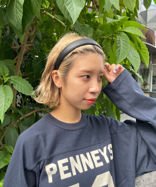 CIAOPANIC(チャオパニック)の「フェイクレザーワイドカチューシャ(カチューシャ・レディース・ブラック/アイボリー・FREE)」の12枚目の写真