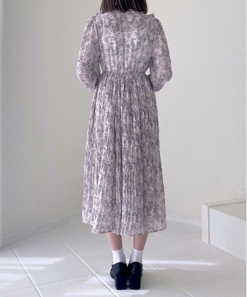 TITTY&CO.（ティティーアンドコー）の「【TITTY&CO.】トワルドジュイ長袖ミディワンピース（ワンピース・レディース・グレイッシュベージュ/ブラック・FREE/X-SMALL）」の16枚目の写真