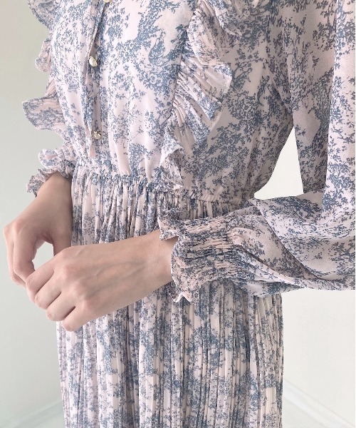 TITTY&CO.（ティティーアンドコー）の「【TITTY&CO.】トワルドジュイ長袖ミディワンピース（ワンピース・レディース・グレイッシュベージュ/ブラック・FREE/X-SMALL）」の18枚目の写真