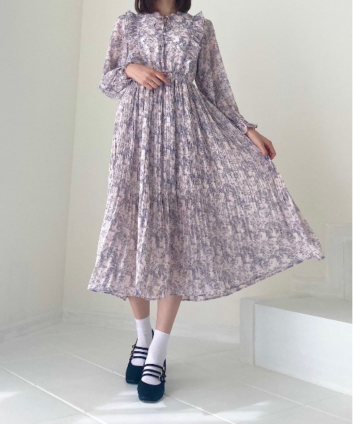 TITTY&CO.（ティティーアンドコー）の「【TITTY&CO.】トワルドジュイ長袖ミディワンピース（ワンピース・レディース・グレイッシュベージュ/ブラック・FREE/X-SMALL）」の14枚目の写真