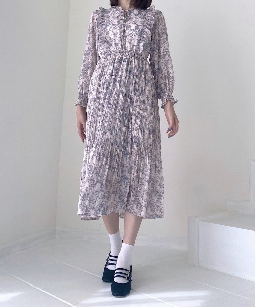 TITTY&CO.（ティティーアンドコー）の「【TITTY&CO.】トワルドジュイ長袖ミディワンピース（ワンピース・レディース・グレイッシュベージュ/ブラック・FREE/X-SMALL）」の12枚目の写真