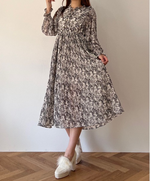 TITTY&CO.（ティティーアンドコー）の「【TITTY&CO.】トワルドジュイ長袖ミディワンピース（ワンピース・レディース・グレイッシュベージュ/ブラック・FREE/X-SMALL）」の19枚目の写真