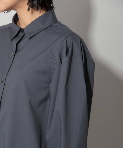 Munich（ミューニック）の「コンフォートベーシックツイルタックスリーブシャツ（シャツ/ブラウス・レディース・オフホワイト/ダークグレー/モカ・FREE）」の8枚目の写真