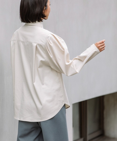 Munich（ミューニック）の「コンフォートベーシックツイルタックスリーブシャツ（シャツ/ブラウス・レディース・オフホワイト/ダークグレー/モカ・FREE）」の6枚目の写真