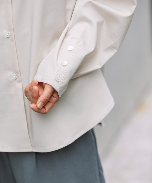 Munich（ミューニック）の「コンフォートベーシックツイルタックスリーブシャツ（シャツ/ブラウス・レディース・オフホワイト/ダークグレー/モカ・FREE）」の21枚目の写真