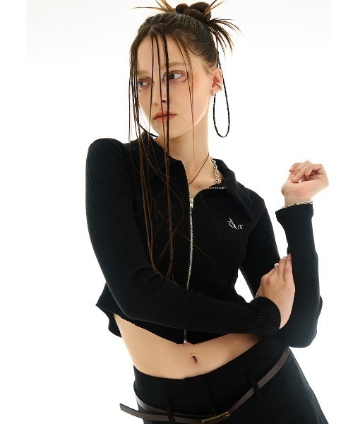 outxo（アウトエクソ）の「A'GEM/9 × .kom『OUTXO/アウトエクソ』hari zip-up/クロップド丈 長袖 ジップアップ ニット（ニット/セーター・レディース・ブラック/グリーン/グレー・FREE）」の5枚目の写真
