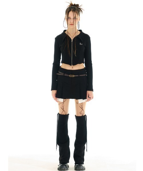 outxo（アウトエクソ）の「A'GEM/9 × .kom『OUTXO/アウトエクソ』hari zip-up/クロップド丈 長袖 ジップアップ ニット（ニット/セーター・レディース・ブラック/グリーン/グレー・FREE）」の6枚目の写真