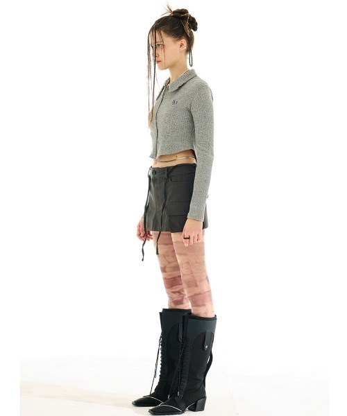 outxo（アウトエクソ）の「A'GEM/9 × .kom『OUTXO/アウトエクソ』hari zip-up/クロップド丈 長袖 ジップアップ ニット（ニット/セーター・レディース・ブラック/グリーン/グレー・FREE）」の16枚目の写真