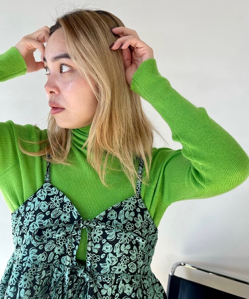 SANSeLF（サンセルフ）の「カラーインナートップス【SANSeLF】sanw22a077（ニット/セーター・レディース・グリーン/ブラック/ブルー/ピンク/ブラウン・FREE）」の4枚目の写真