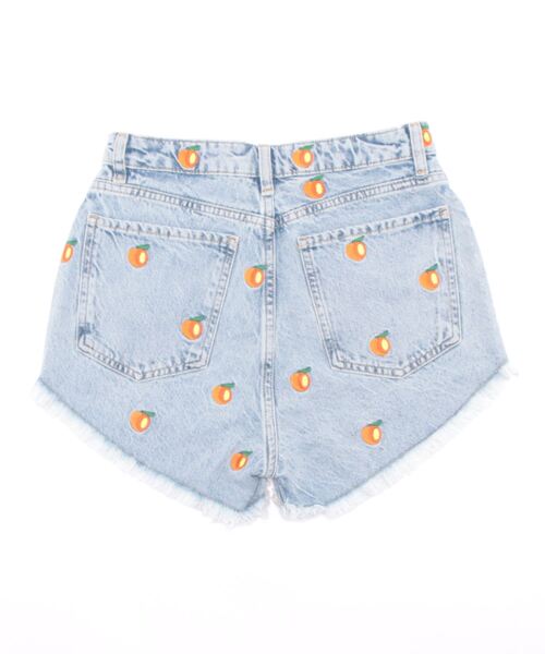 Desigual(デシグアル)の「フルーツ デニムショートパンツ(デニムパンツ・レディース・ブルー・38/34/36/40/42/44)」の2枚目の写真