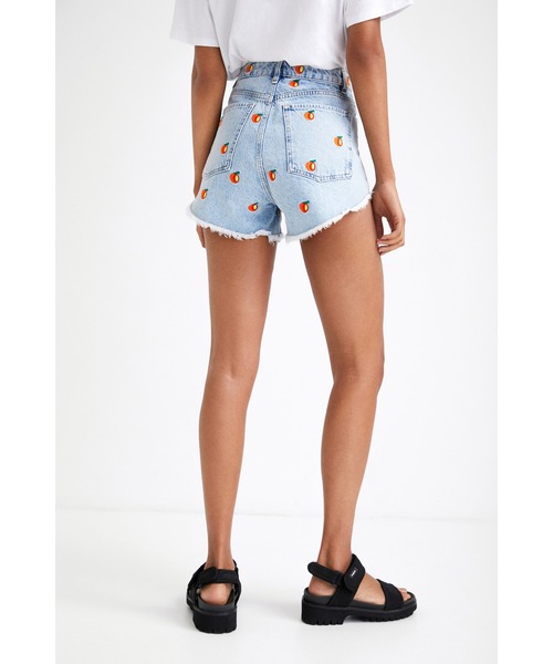 Desigual(デシグアル)の「フルーツ デニムショートパンツ(デニムパンツ・レディース・ブルー・38/34/36/40/42/44)」の5枚目の写真