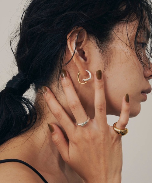 loni(ロニ)の「Vine bicolor pierce (マルチウェイ・バイカラーピアス)/両耳用(ピアス(両耳用)・レディース・その他・FREE)」の3枚目の写真