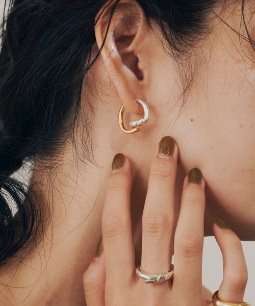 loni(ロニ)の「Vine bicolor pierce (マルチウェイ・バイカラーピアス)/両耳用(ピアス(両耳用)・レディース・その他・FREE)」の13枚目の写真