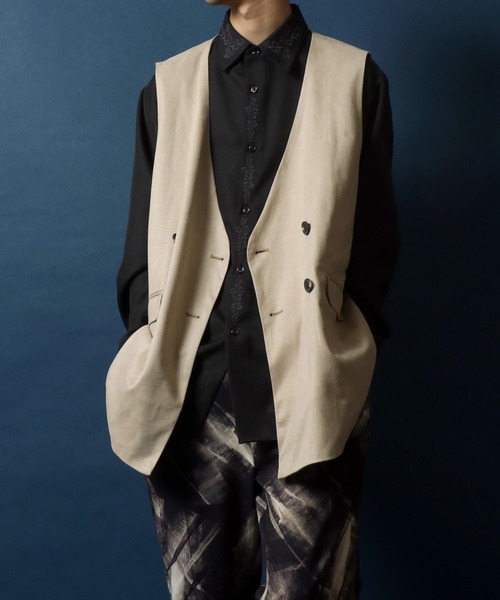 ANPAS(アンパス)の「Eco Suede Oversize No Collar Gilet/エコスウェード オーバーサイズ ノーカラー ジレベスト(ベスト・メンズ・ブラウン/ブラック/グレイッシュベージュ・M/L)」の15枚目の写真