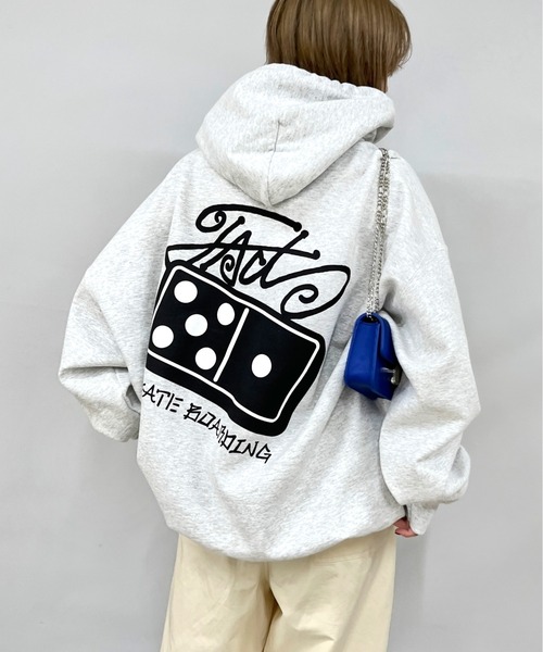 WHO'S WHO gallery（フーズフーギャラリー）の「COOPER FACTドミノスウェットパーカー（パーカー・レディース・アッシュグレー/チャコールグレー/ブラック/レッド/パープル/ホワイト/ピンク・FREE）」の4枚目の写真