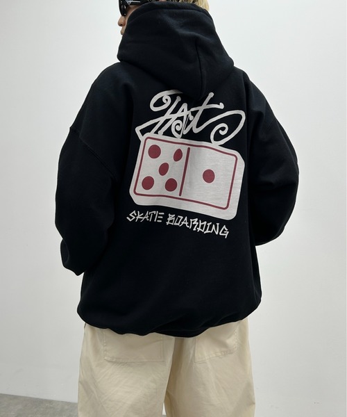 WHO'S WHO gallery（フーズフーギャラリー）の「COOPER FACTドミノスウェットパーカー（パーカー・レディース・アッシュグレー/チャコールグレー/ブラック/レッド/パープル/ホワイト/ピンク・FREE）」の3枚目の写真