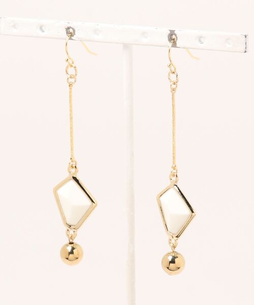 tone(トーン)の「【tschuss(チュース)】ゆれるメタリックパール ピアス(ピアス(両耳用)・レディース・シルバー/ゴールド・FREE)」の2枚目の写真