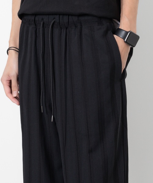 ATTACHMENT(アタッチメント)の「からみ織り イージートラウザーズ / STRIPE LENO CLOTH EASY TROUSERS(その他パンツ・メンズ・ブラック/グレー・1/2/3)」の14枚目の写真