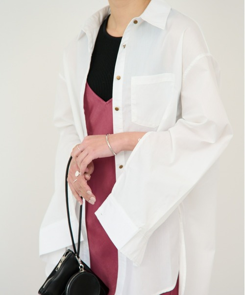 ECRIRE（エクリール）の「【nanaコラボ】袖スリットオーバーサイズシャツ（シャツ/ブラウス・レディース・グリーン/ブルー/オフホワイト・L/M）」の8枚目の写真