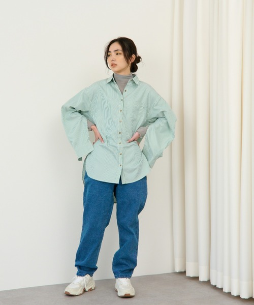 ECRIRE（エクリール）の「【nanaコラボ】袖スリットオーバーサイズシャツ（シャツ/ブラウス・レディース・グリーン/ブルー/オフホワイト・L/M）」の6枚目の写真