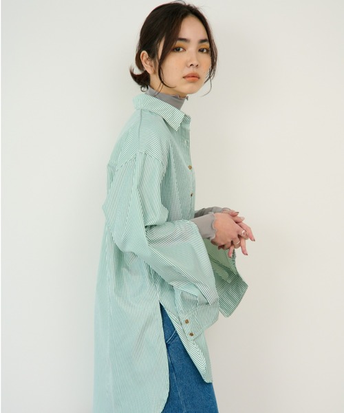 ECRIRE（エクリール）の「【nanaコラボ】袖スリットオーバーサイズシャツ（シャツ/ブラウス・レディース・グリーン/ブルー/オフホワイト・L/M）」の15枚目の写真