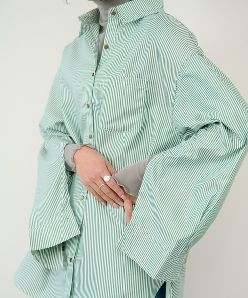 ECRIRE（エクリール）の「【nanaコラボ】袖スリットオーバーサイズシャツ（シャツ/ブラウス・レディース・グリーン/ブルー/オフホワイト・L/M）」の14枚目の写真