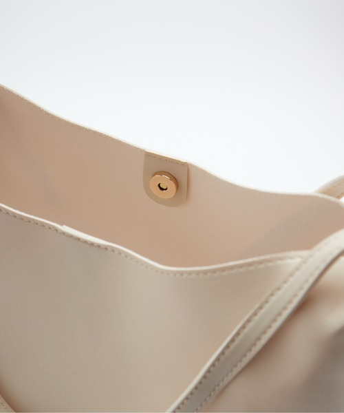 Chaco closet（チャコ クローゼット）の「フェイクレザーポーチ付きトートバッグ（トートバッグ・レディース・ブラウン/アイボリー/ブラック・FREE）」の14枚目の写真