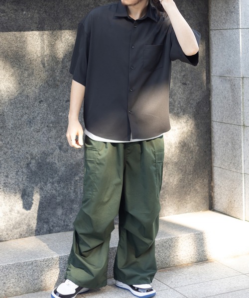 SlashDate(スラッシュデイト)の「TRストレッチレギュラーカラーシャツ/トロミシャツ/ビッグシルエット/ユニセックス(シャツ/ブラウス・メンズ・ベージュ/ホワイト/ブラック・M/L)」の5枚目の写真