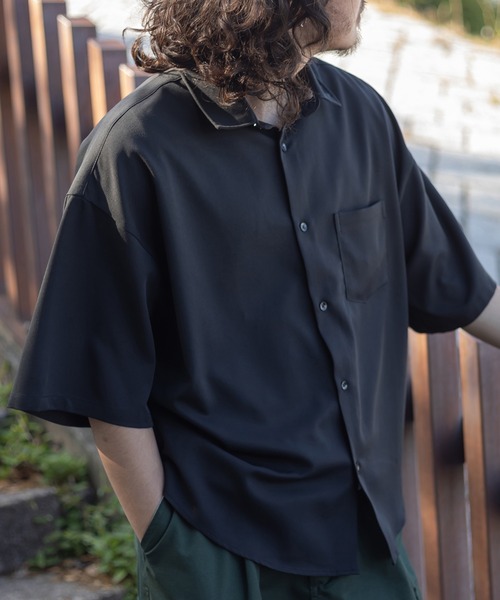 SlashDate(スラッシュデイト)の「TRストレッチレギュラーカラーシャツ/トロミシャツ/ビッグシルエット/ユニセックス(シャツ/ブラウス・メンズ・ベージュ/ホワイト/ブラック・M/L)」の21枚目の写真