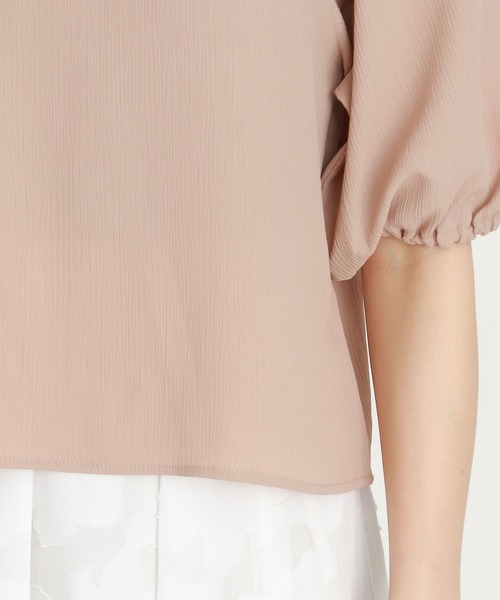 mysty woman（ミスティウーマン）の「【WEB限定】ふんわりパフスリーブブラウス 904489（シャツ/ブラウス・レディース・ブラック/ブルー/アイボリー/ライトベージュ・FREE）」の15枚目の写真