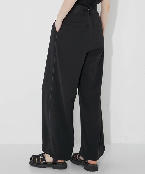 CITY TOKYO（シティトウキョウ）の「サイドパイピングバックベルトワイドパンツ（スラックス・レディース・ブラウン/ブラック/ブルー・1/2）」の5枚目の写真