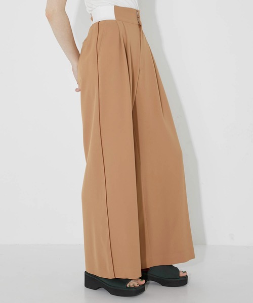 CITY TOKYO（シティトウキョウ）の「サイドパイピングバックベルトワイドパンツ（スラックス・レディース・ブラウン/ブラック/ブルー・1/2）」の15枚目の写真