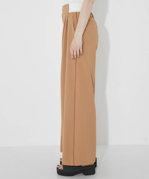 CITY TOKYO（シティトウキョウ）の「サイドパイピングバックベルトワイドパンツ（スラックス・レディース・ブラウン/ブラック/ブルー・1/2）」の20枚目の写真