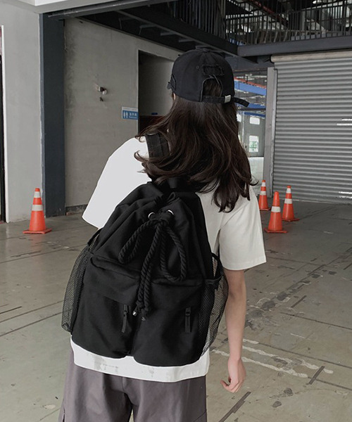 c.u.l(シーユーエル)の「ユニセックス 巾着キャンバスリュック バックパック cula627(バックパック/リュック・レディース・ブラック/ホワイト・FREE)」の8枚目の写真