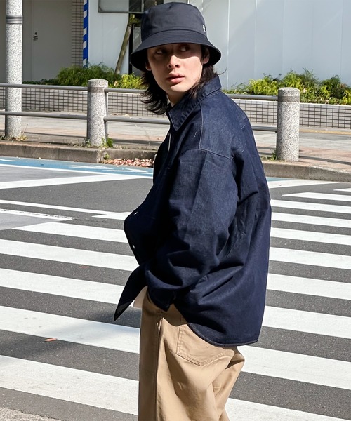 kutir（クティール）の「ビックシルエットデニムシャツ（シャツ/ブラウス・メンズ・インディゴブルー/ブラック・MEDIUM/LARGE）」の5枚目の写真