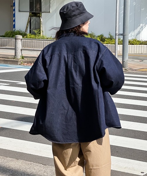 kutir（クティール）の「ビックシルエットデニムシャツ（シャツ/ブラウス・メンズ・インディゴブルー/ブラック・MEDIUM/LARGE）」の6枚目の写真