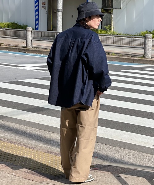 kutir（クティール）の「ビックシルエットデニムシャツ（シャツ/ブラウス・メンズ・インディゴブルー/ブラック・MEDIUM/LARGE）」の13枚目の写真