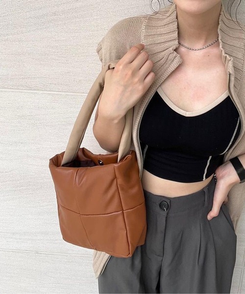 Chick(チック)の「▲キルティングハンドバック(ハンドバッグ・レディース・ホワイト/ブラック/キャメル・FREE)」の3枚目の写真