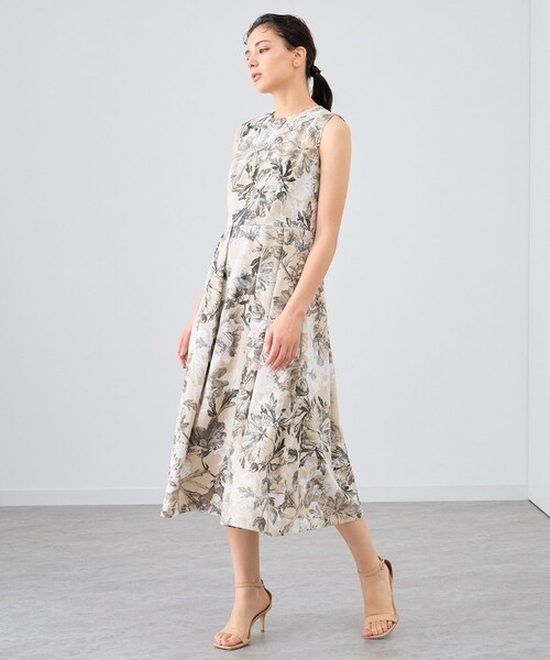 ANAYI(アナイ)の「リネンポリフラワータックワンピース(ワンピース・レディース・ベージュ系その他・36/38)」の14枚目の写真