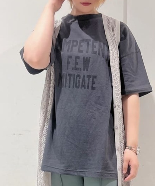 Green　Parks（グリーンパークス）の「カレッジロゴ半袖チュニック（チュニック・レディース・ホワイト/ブラウン/ダークグレー/サックスブルー・FREE）」の2枚目の写真