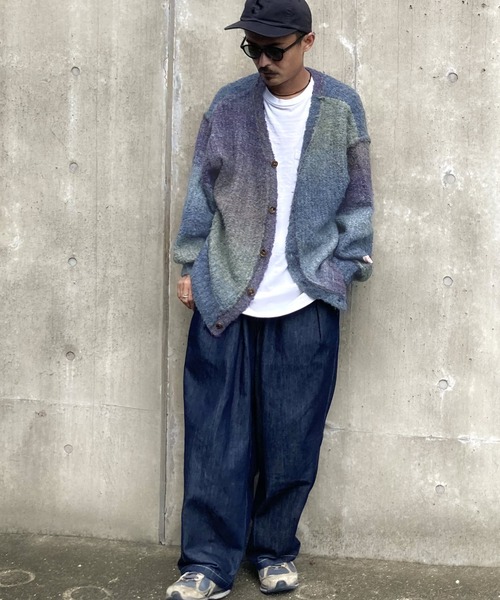 Java（ジャバ）の「《Javaジャバコラボ》大人のこなれ感漂う グラデーションアウトリンキングニット オーバーサイズ カーディガン（カーディガン/ボレロ・レディース・パープル/イエロー/ブラウン/ブラック/ブルー・LARGE/MEDIUM/SMALL/X-LARGE）」の6枚目の写真