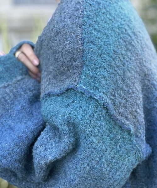 Java（ジャバ）の「《Javaジャバコラボ》大人のこなれ感漂う グラデーションアウトリンキングニット オーバーサイズ カーディガン（カーディガン/ボレロ・レディース・パープル/イエロー/ブラウン/ブラック/ブルー・LARGE/MEDIUM/SMALL/X-LARGE）」の17枚目の写真