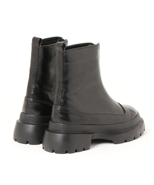 Casselini（キャセリーニ）の「センターファスナーショートブーツ（ブーツ・レディース・ブラック・MEDIUM/LARGE）」の5枚目の写真